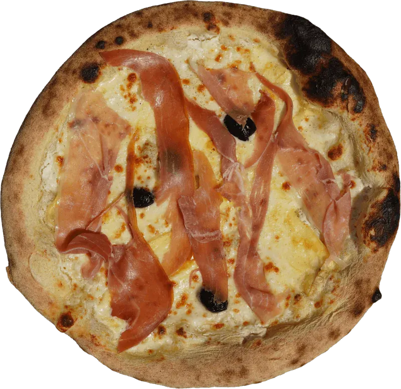 Pizza blanche garnie de jambon cru et d'olives noires, prête à être emportée