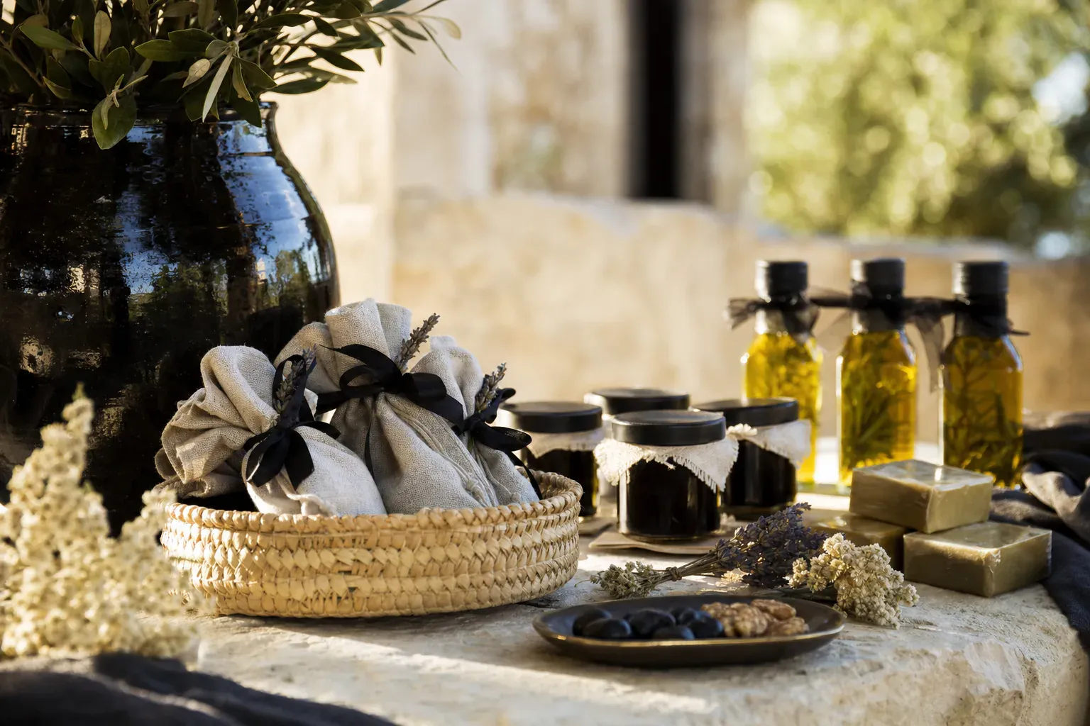 Illustration : Idées cadeaux invités de mariage : 30 attentions inspirées de la Provence | La Garrigue