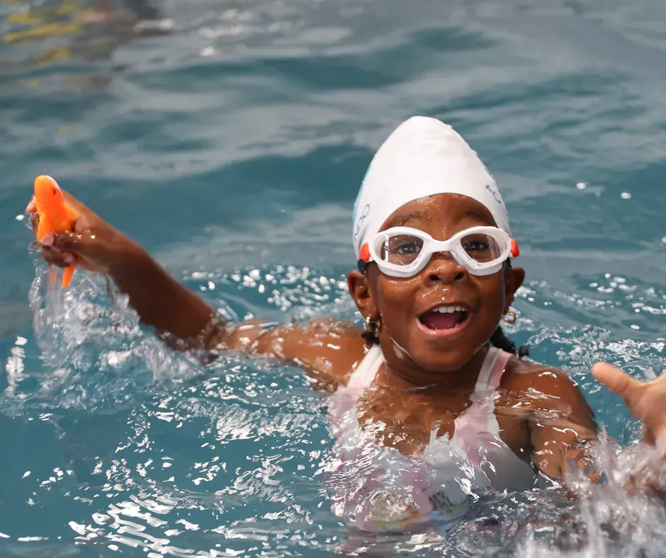 Conseils essentiels pour la sécurité des enfants près des piscines pendant les vacances