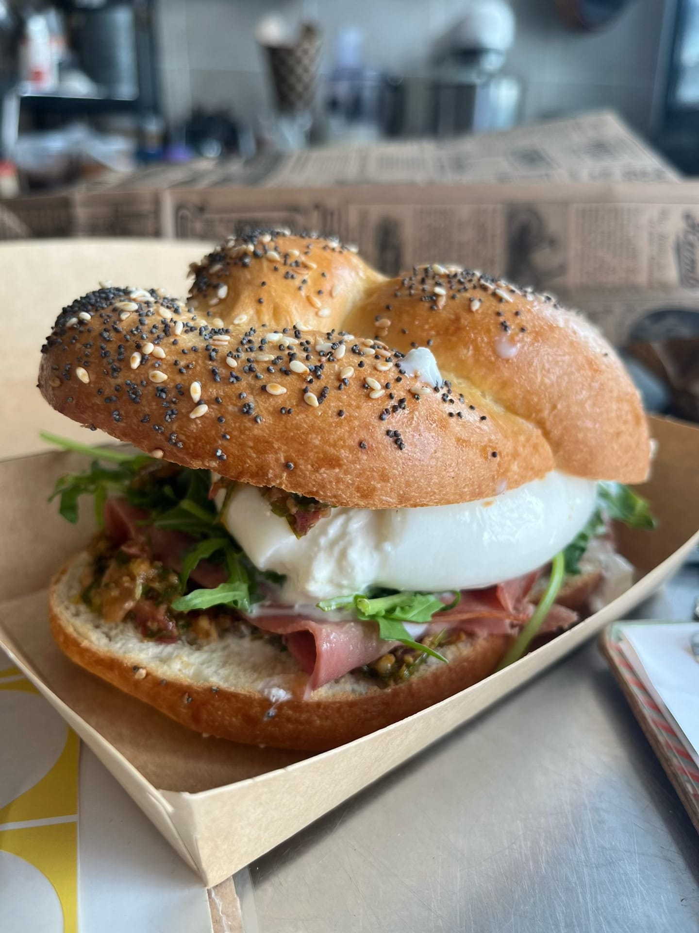Bagel burrata œuf
