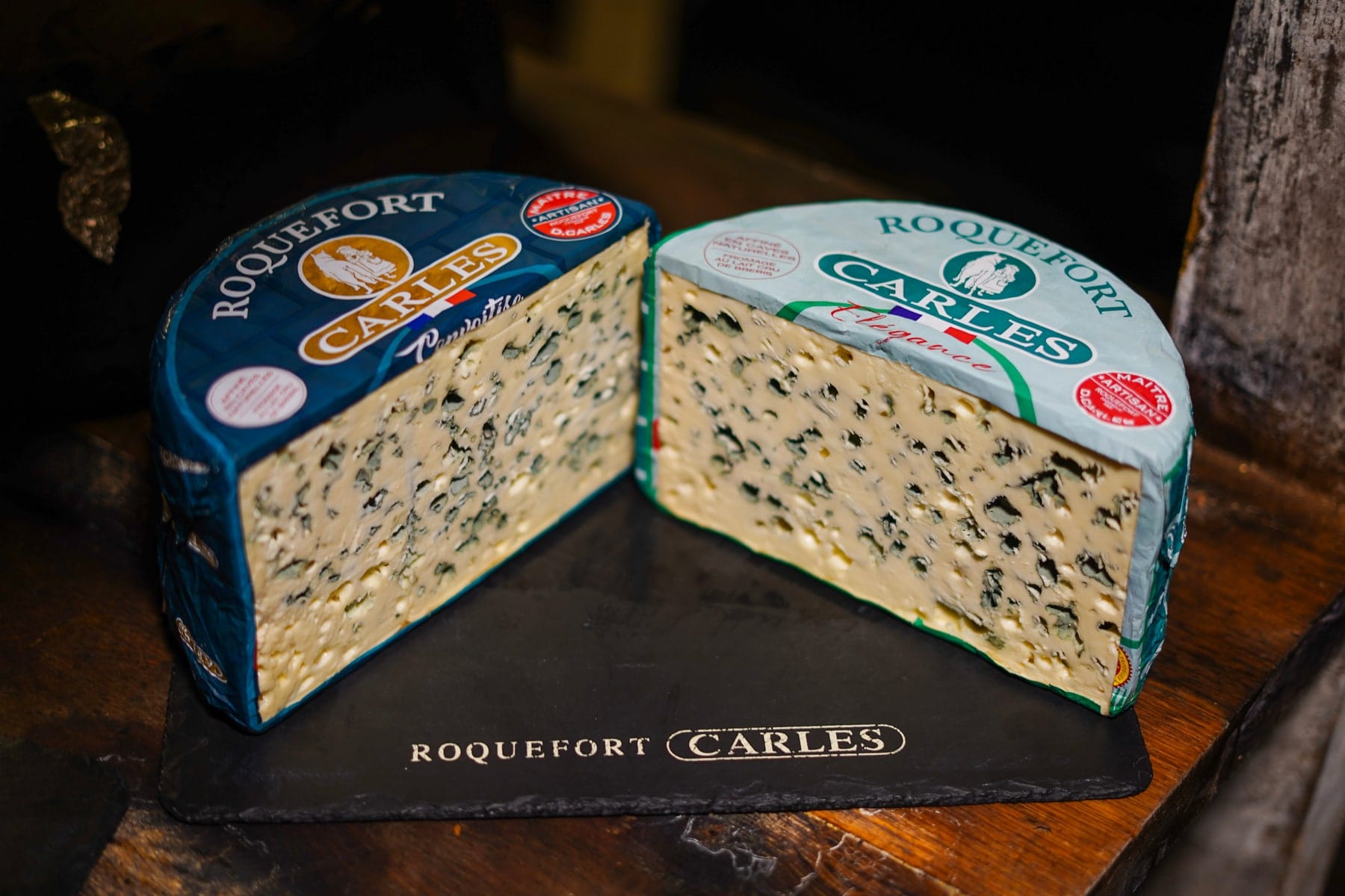 Roquefort AOP Carles, gammes Convoitise et Élégance au lait cru de brebis