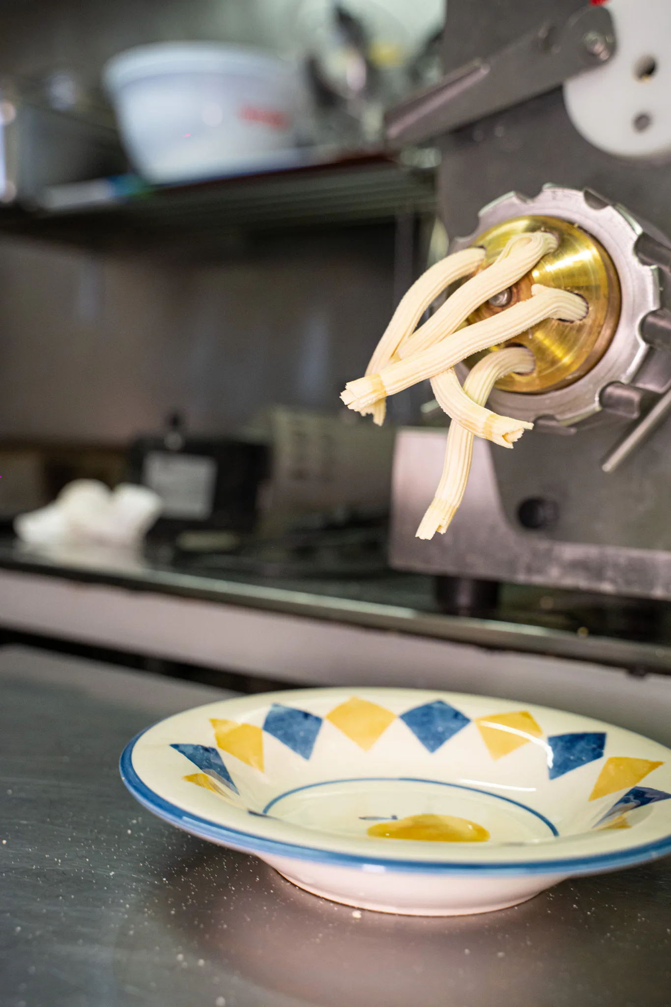 Pâtes fraîches extrudées maison, chaque jour sur place