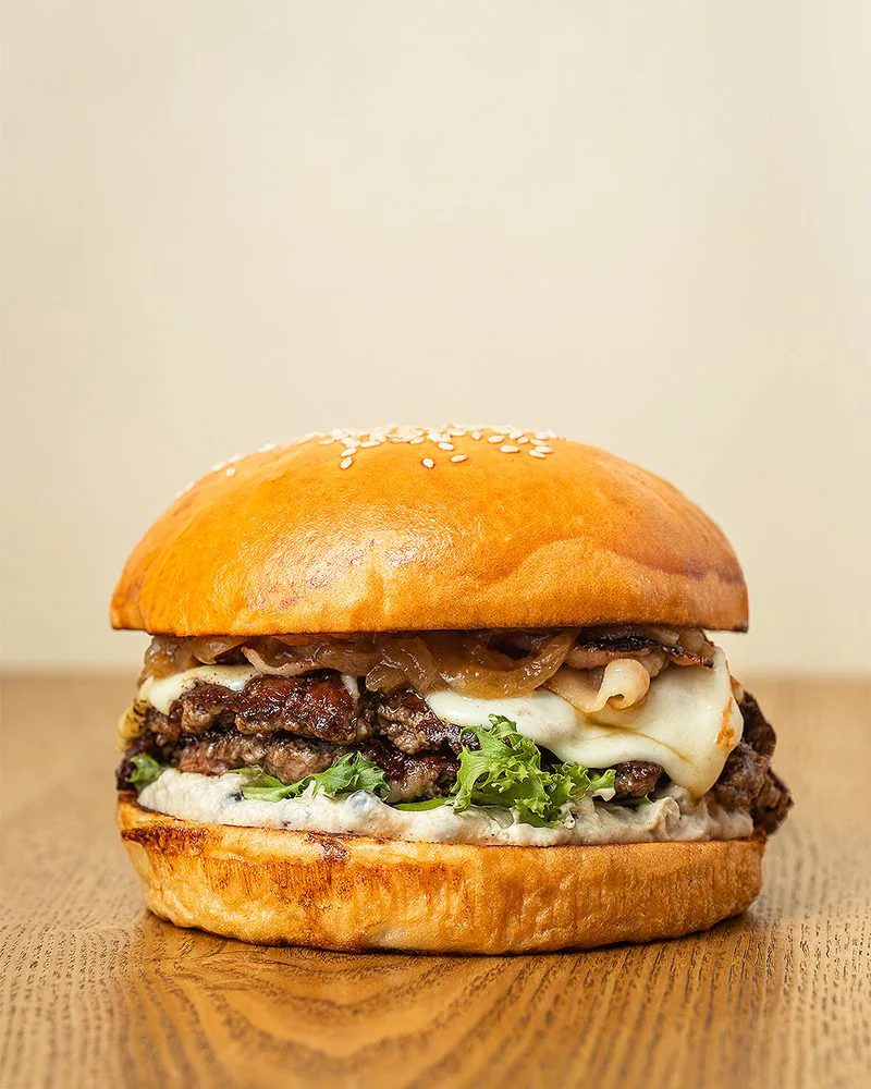 Le Prétentieux, burger à la sauce au poivre vert de Burger Industry