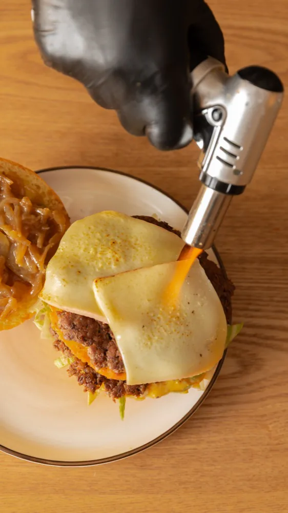 Instant gourmand chez Burger Industry, à Lambesc