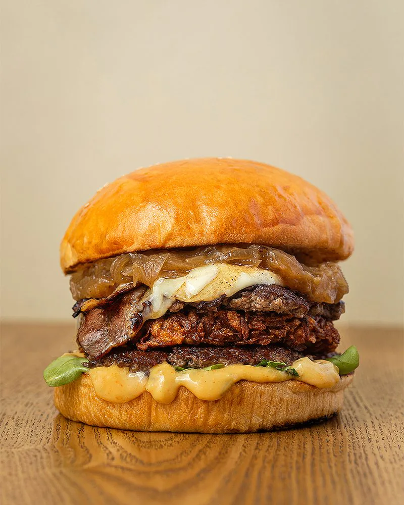 Le Divin, burger à la raclette de Burger Industry