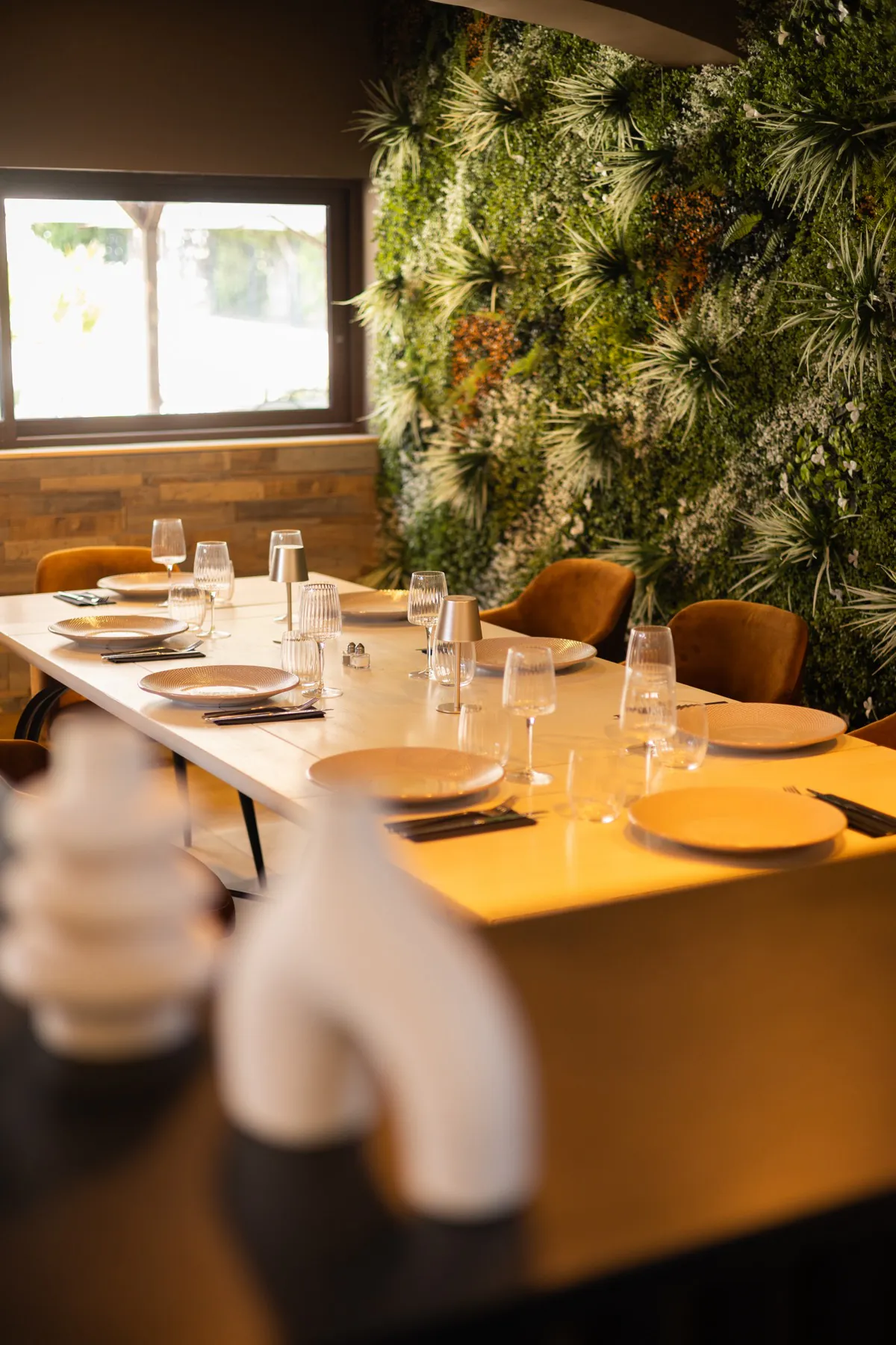 Assiette de cuisine-voyage servie chez Pakal, brasserie premium à Bouc-Bel-Air