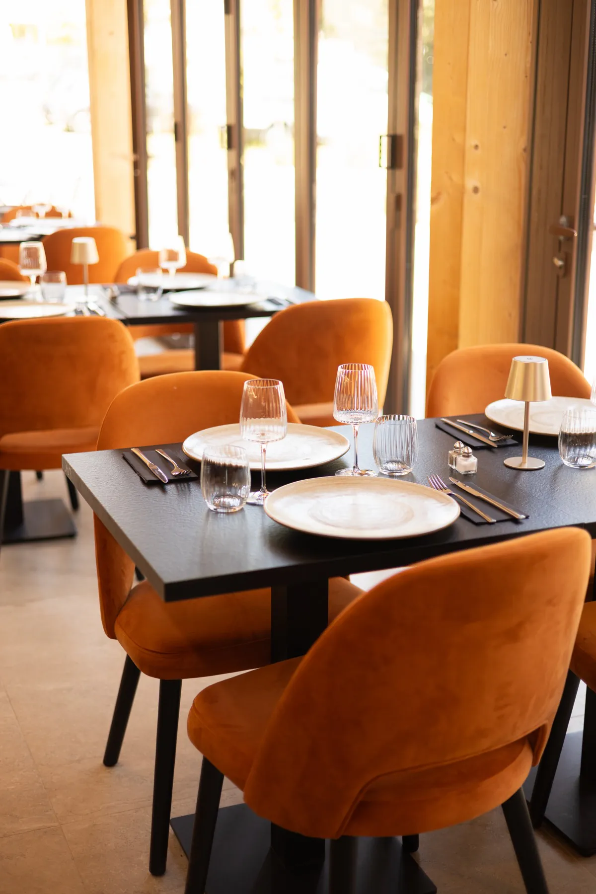 Terrasse de 90 places du restaurant Pakal, au cœur du pays d'Aix