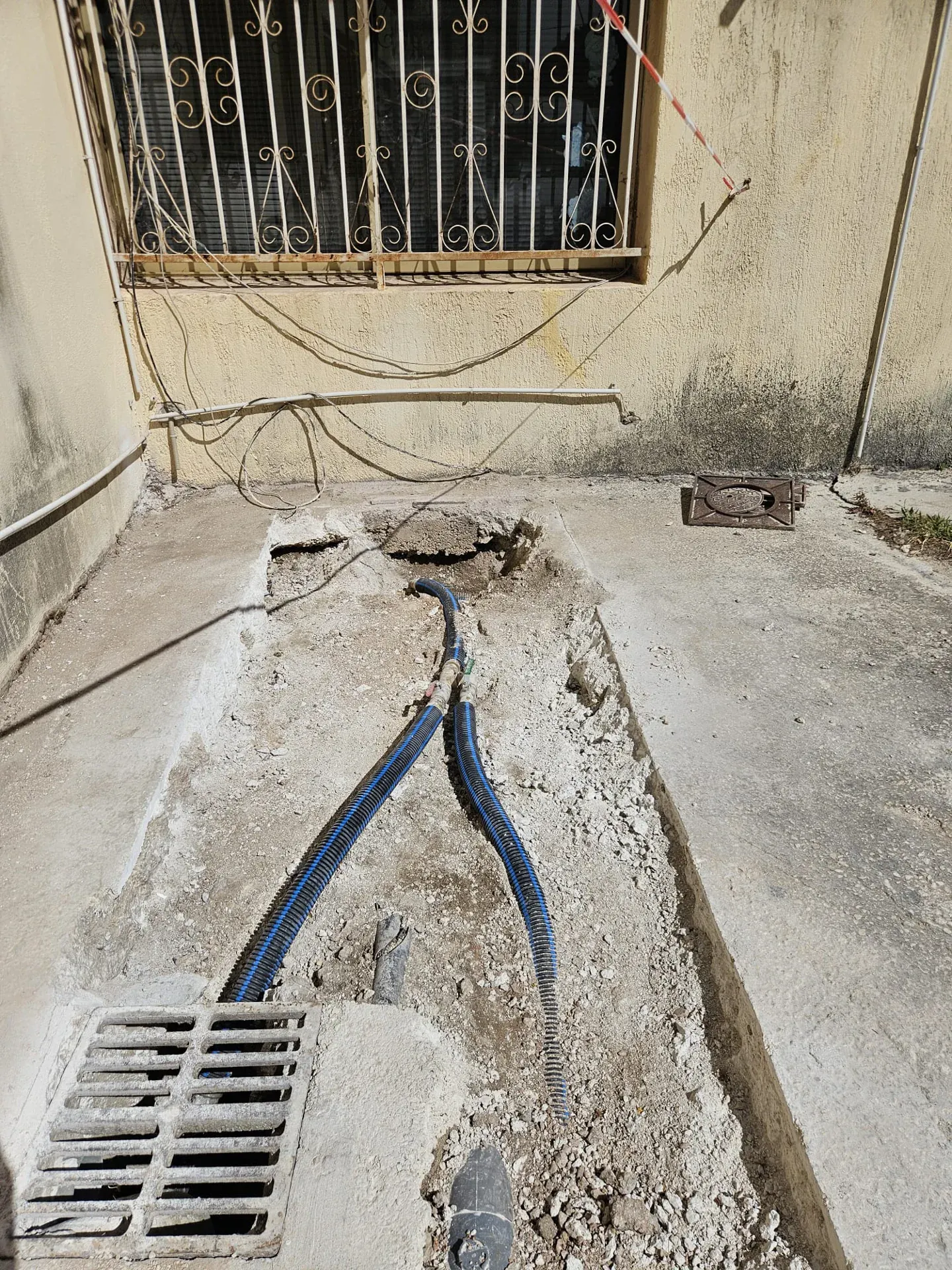 Raccordements en cours d’intervention — photographie de chantier CLG Plomberie