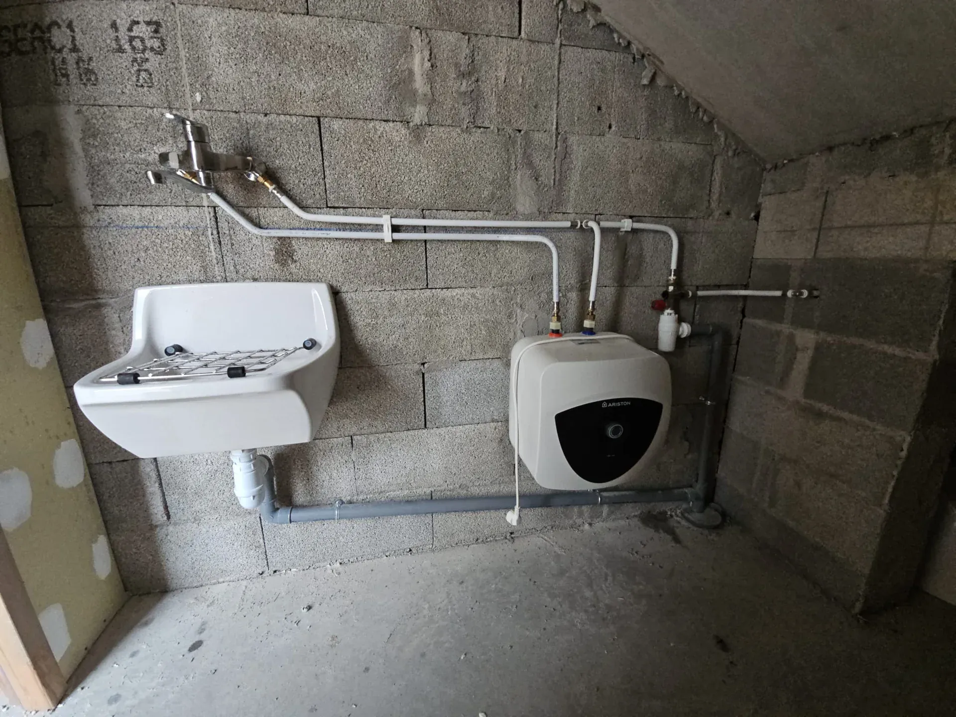 Chantier CLG Plomberie — Chauffe-eau, vue 3