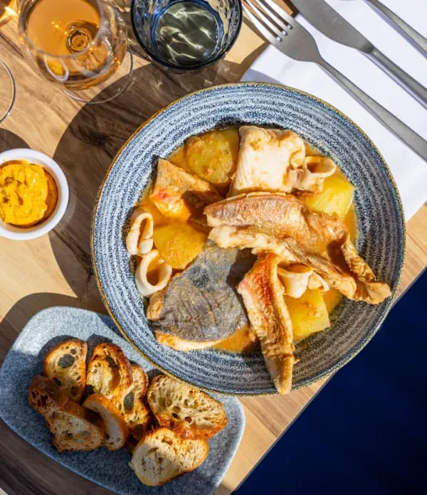 Service de la bouillabaisse