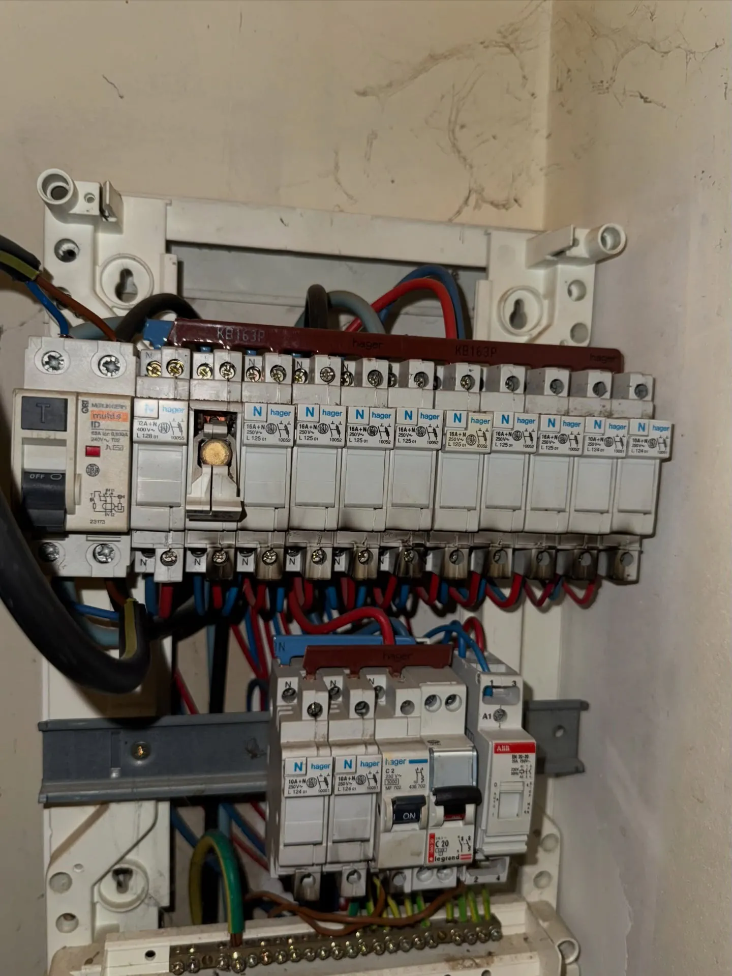 Montage du nouveau tableau électrique