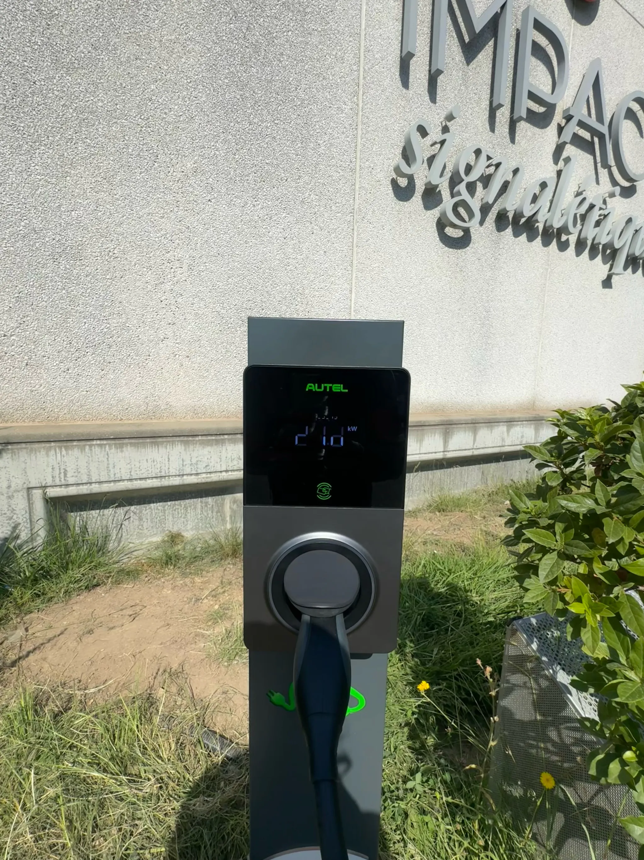 Borne Autel Maxicharger 22 kW, gros plan