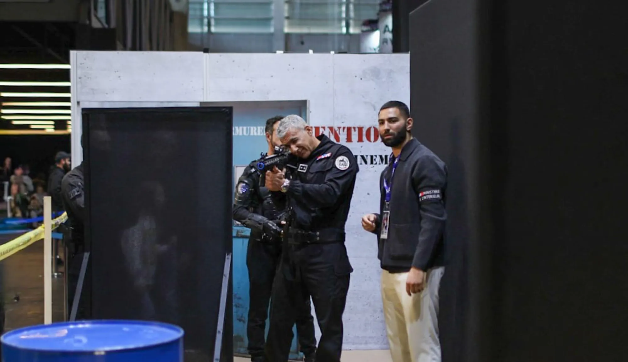 Joueurs en simulation immersive Krun Game / CQB au salon Paris Games Week, stand du Ministère de l'Intérieur — photo 8