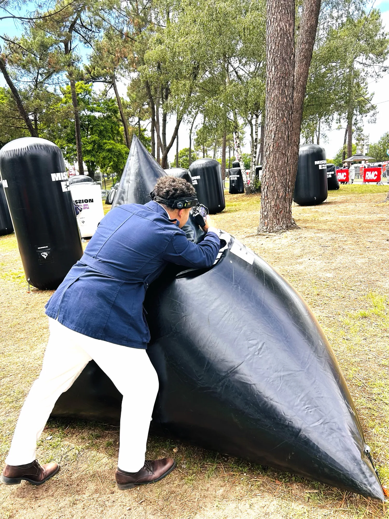 Public en animation immersive Krun Game outdoor sur la Fan Zone d'un grand événement (GP Explorer, 24h du Mans) — photo 17