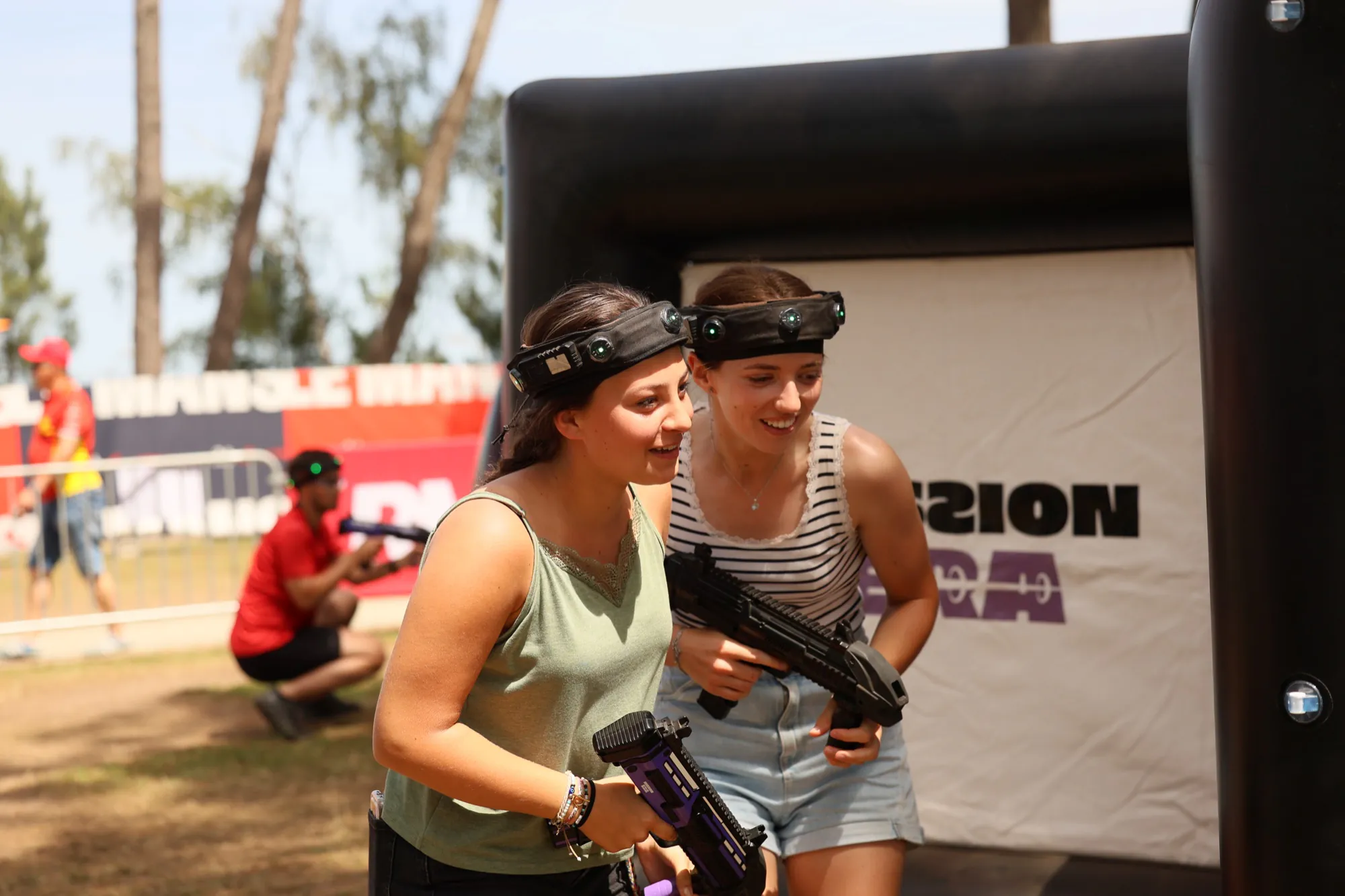 Public en animation immersive Krun Game outdoor sur la Fan Zone d'un grand événement (GP Explorer, 24h du Mans) — photo 8