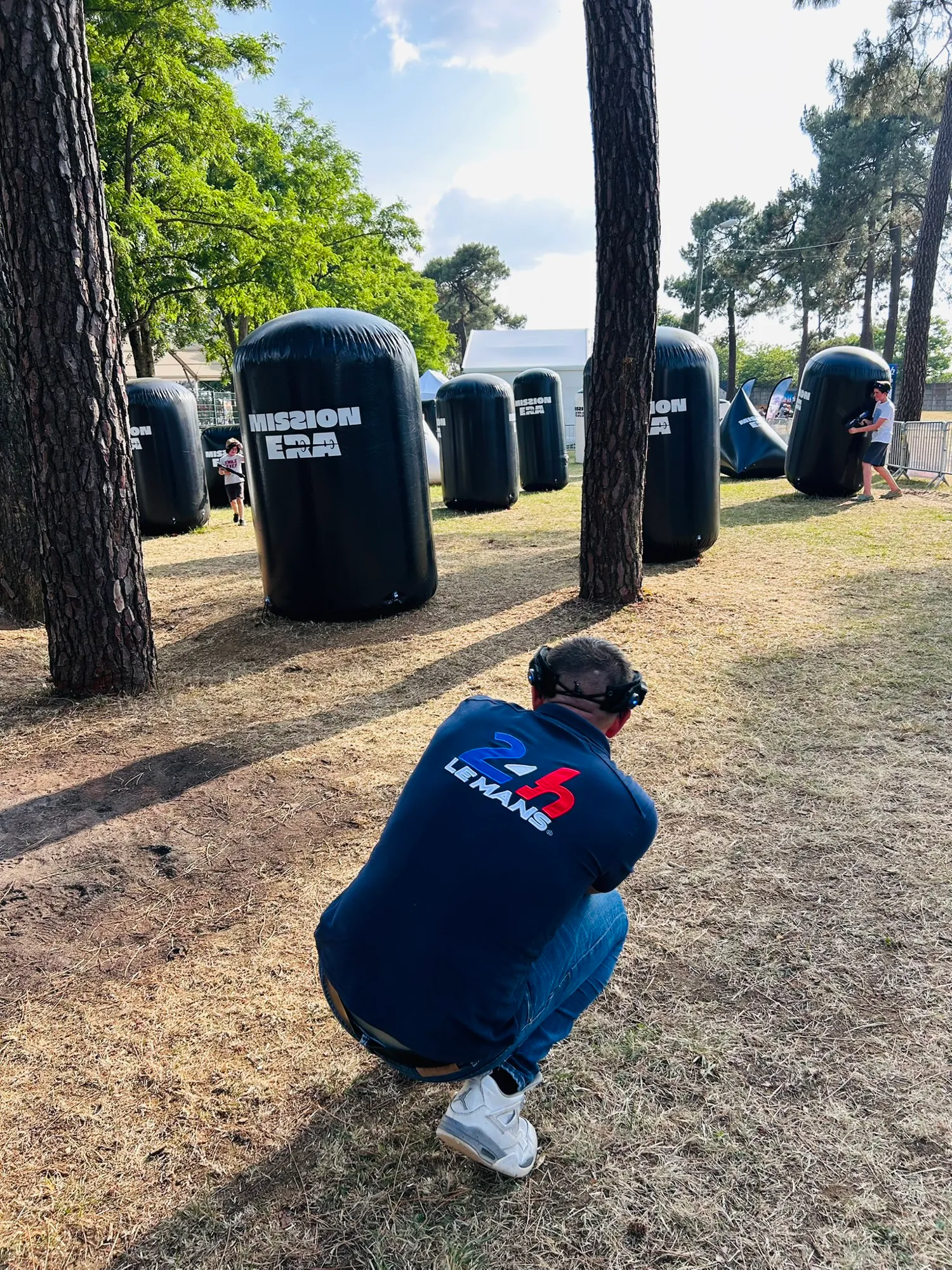 Public en animation immersive Krun Game outdoor sur la Fan Zone d'un grand événement (GP Explorer, 24h du Mans) — photo 15