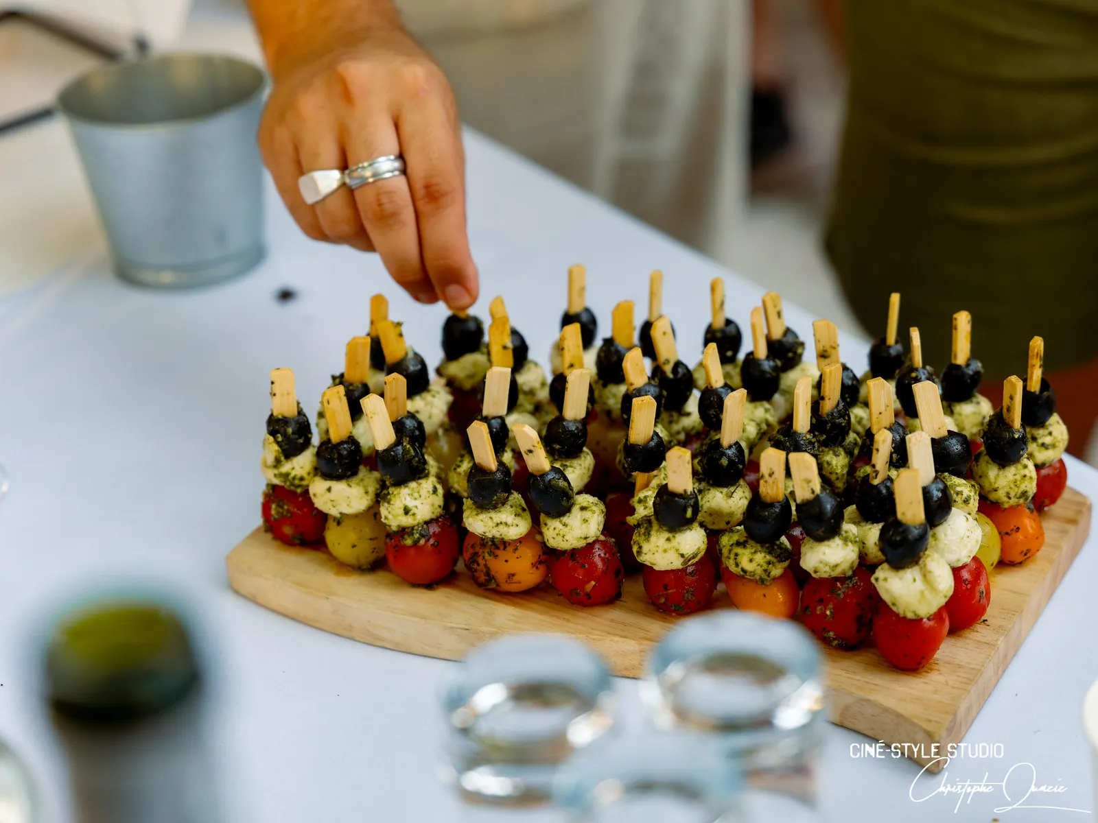 Brochettes tomate et mozzarella au cocktail