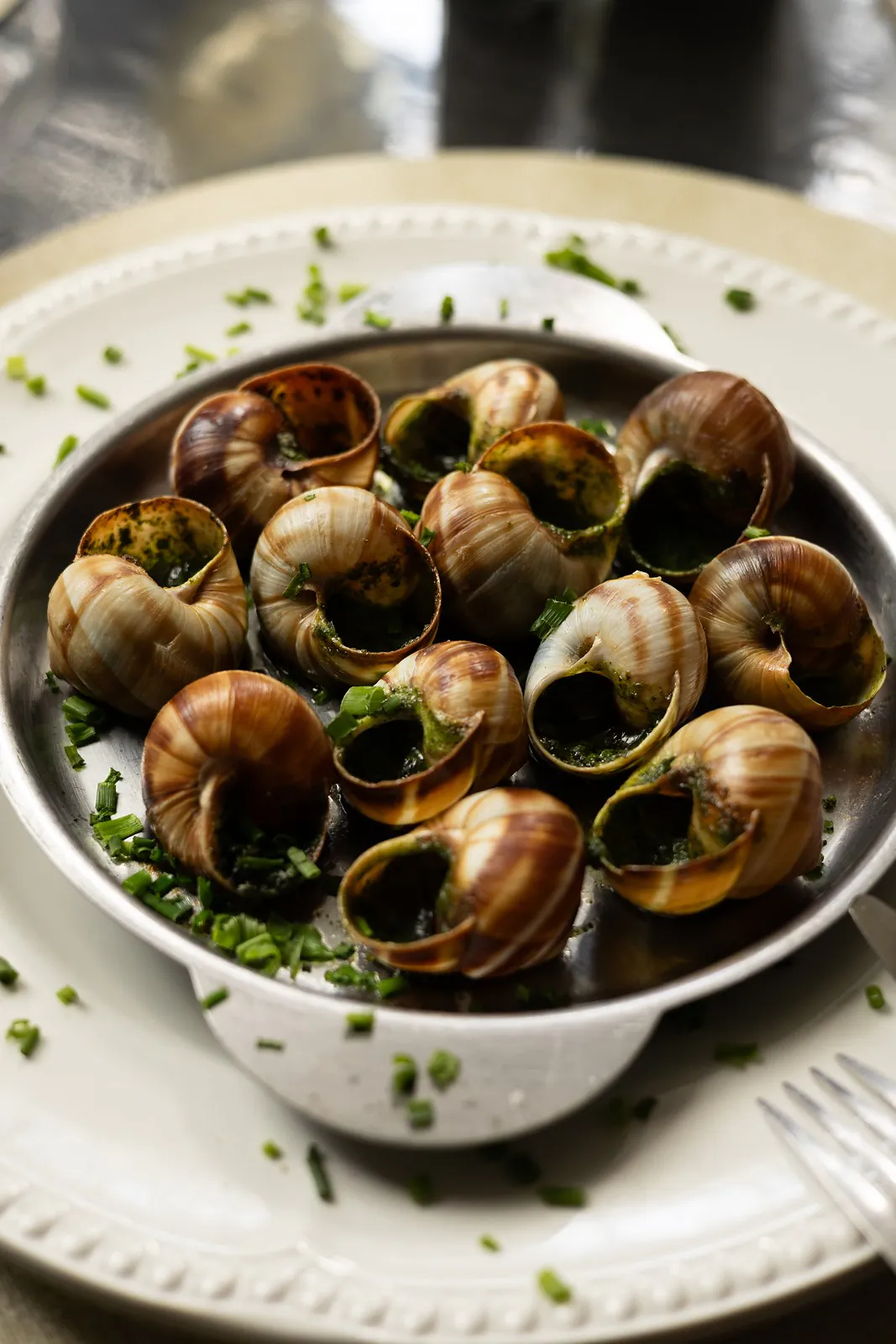 Escargots de Bourgogne au beurre persillé et aillé