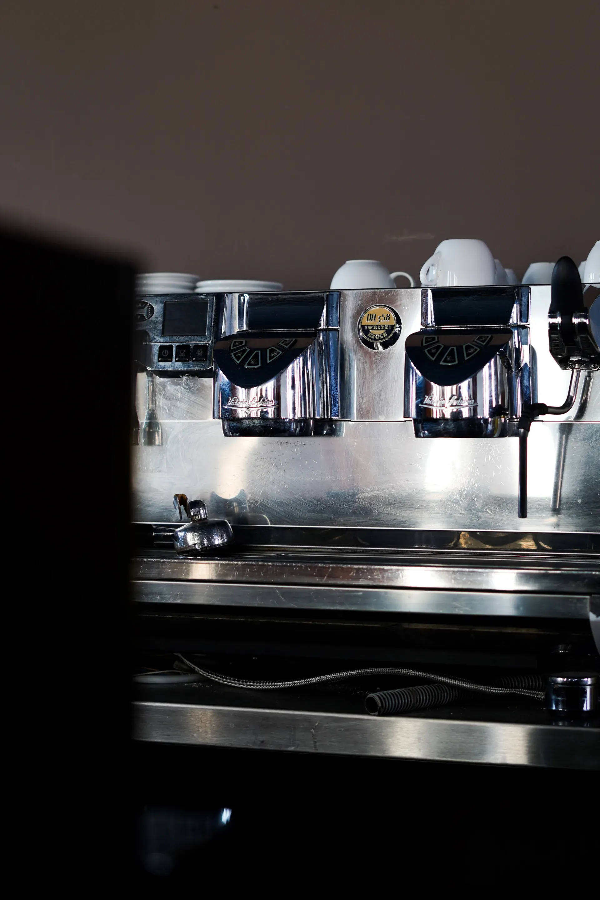 Machine à café professionnelle du bar de la Salle du 3, restaurant privatisable au 125 La Canebière à Marseille Machine à café professionnelle du bar de la Salle du 3, restaurant privatisable au 125 La Canebière à Marseille