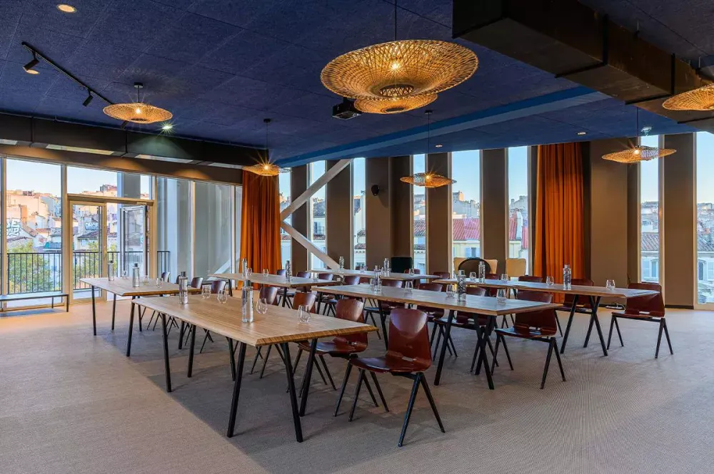 Anniversaires à la Salle du 3, salle événementielle de 170 m² sur la Canebière, Marseille