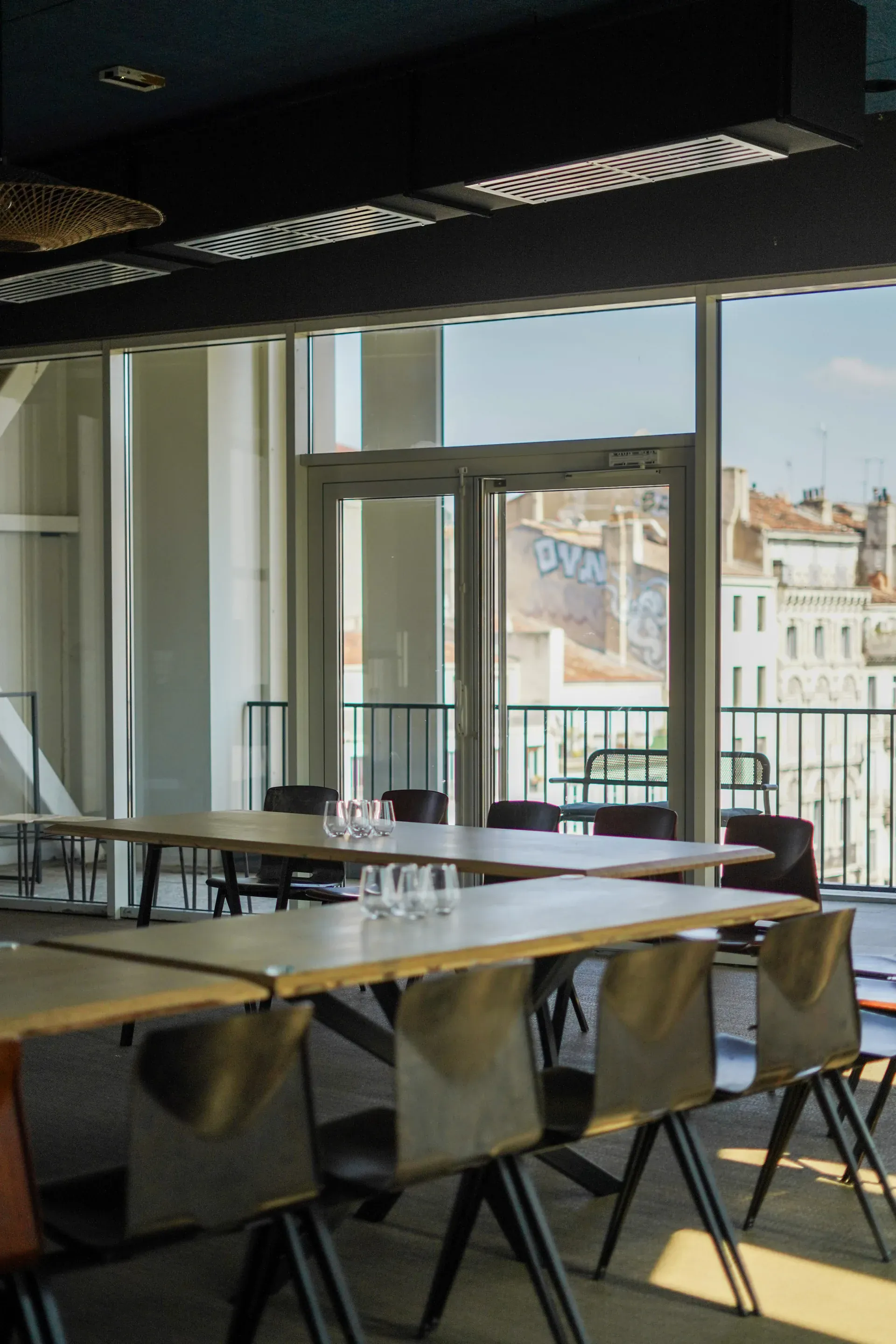 Barre de visioconférence, équipement de la Salle du 3, salle événementielle à Marseille