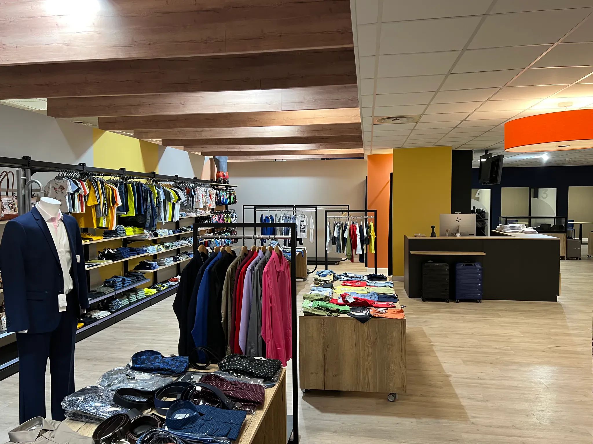 Agencement magasin de sport : mobilier, zoning et expérience client