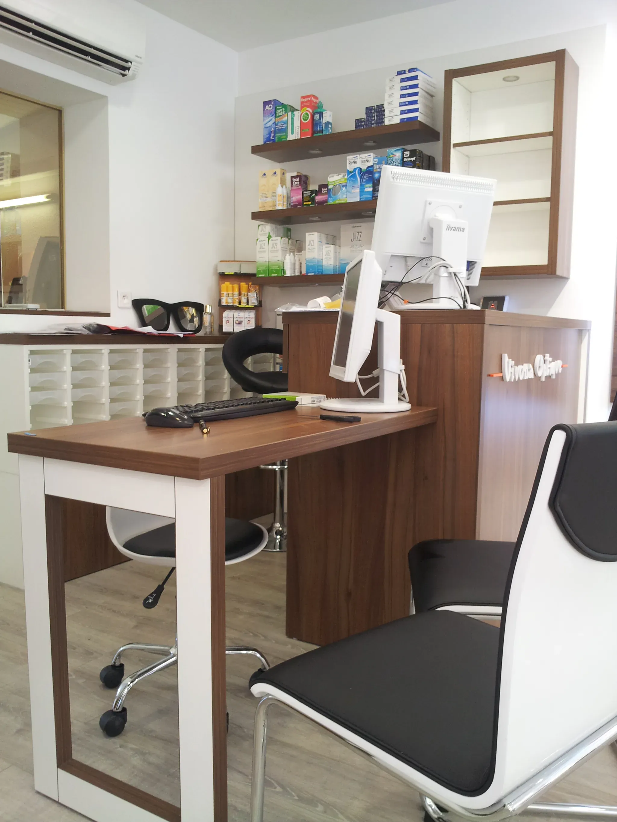 Opticien, Saint-Zacharie