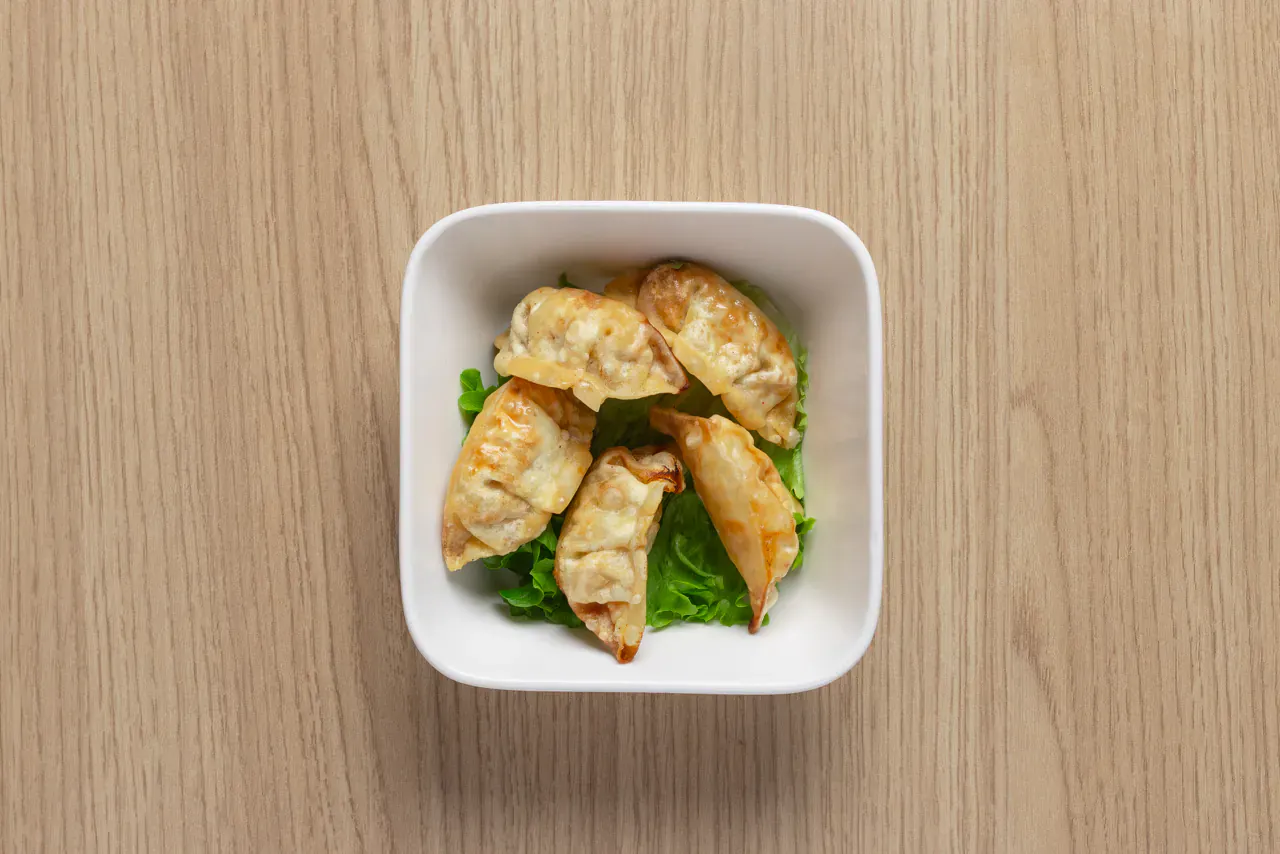 Gyozas grillés dorés à la poêle chez Sushi & Nem