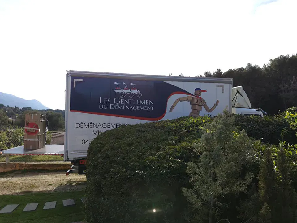 Déménagement été Toulon camion chaleur protection