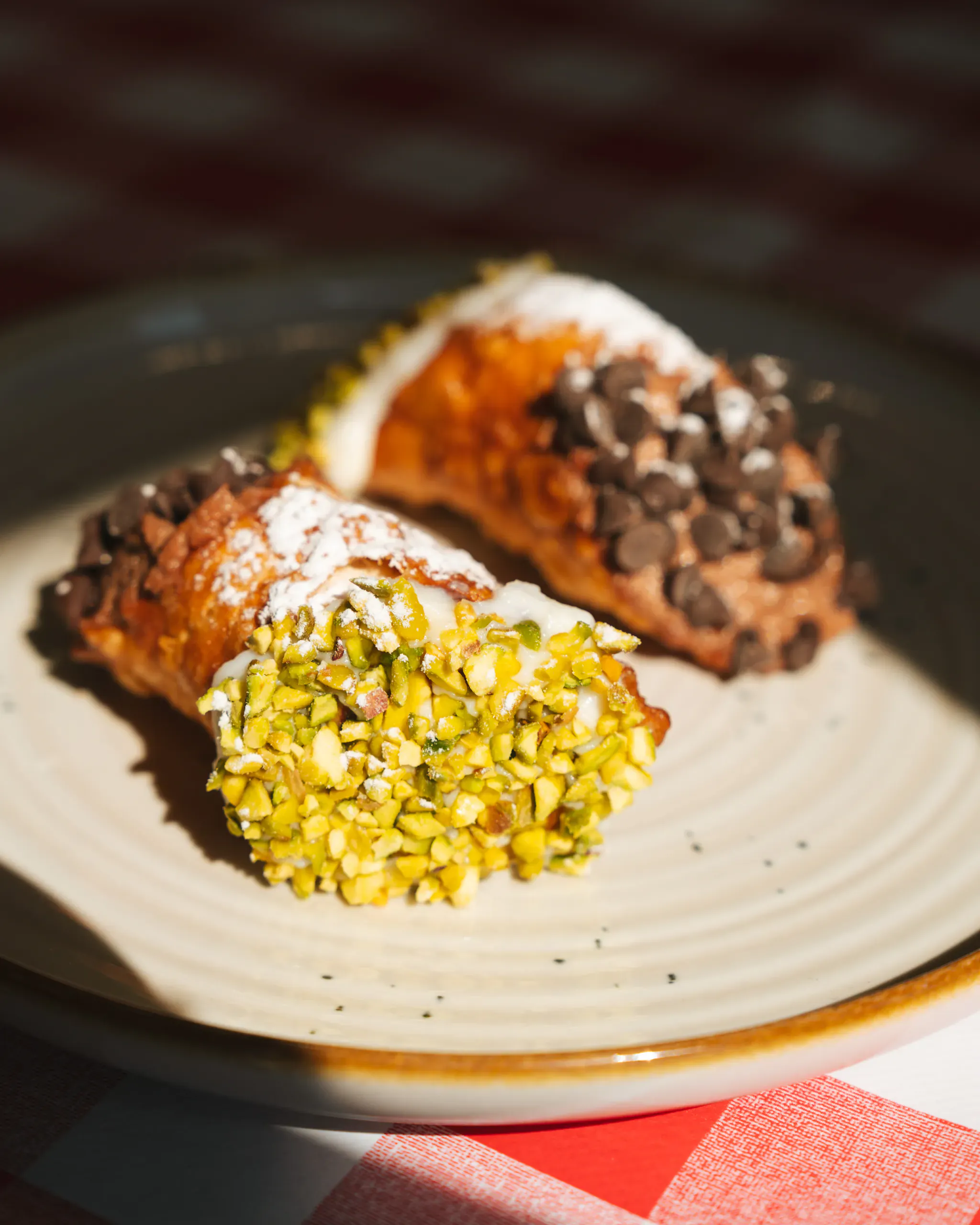 Cannoli siciliens à la coque croustillante préparés par Pasta Da Nonna Mia à Bouc-Bel-Air