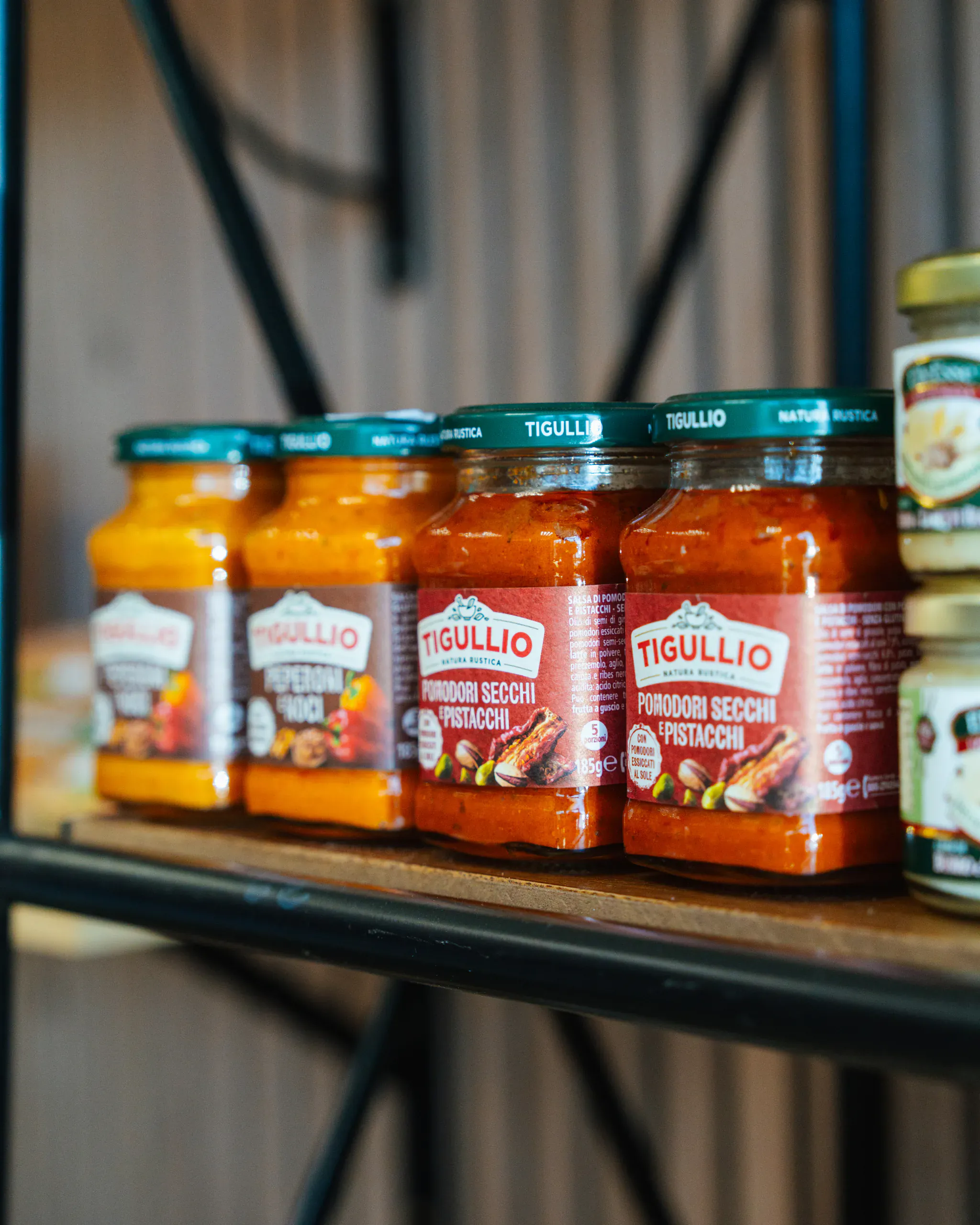Bocaux de sauces italiennes Tigullio, tomates séchées et pistaches