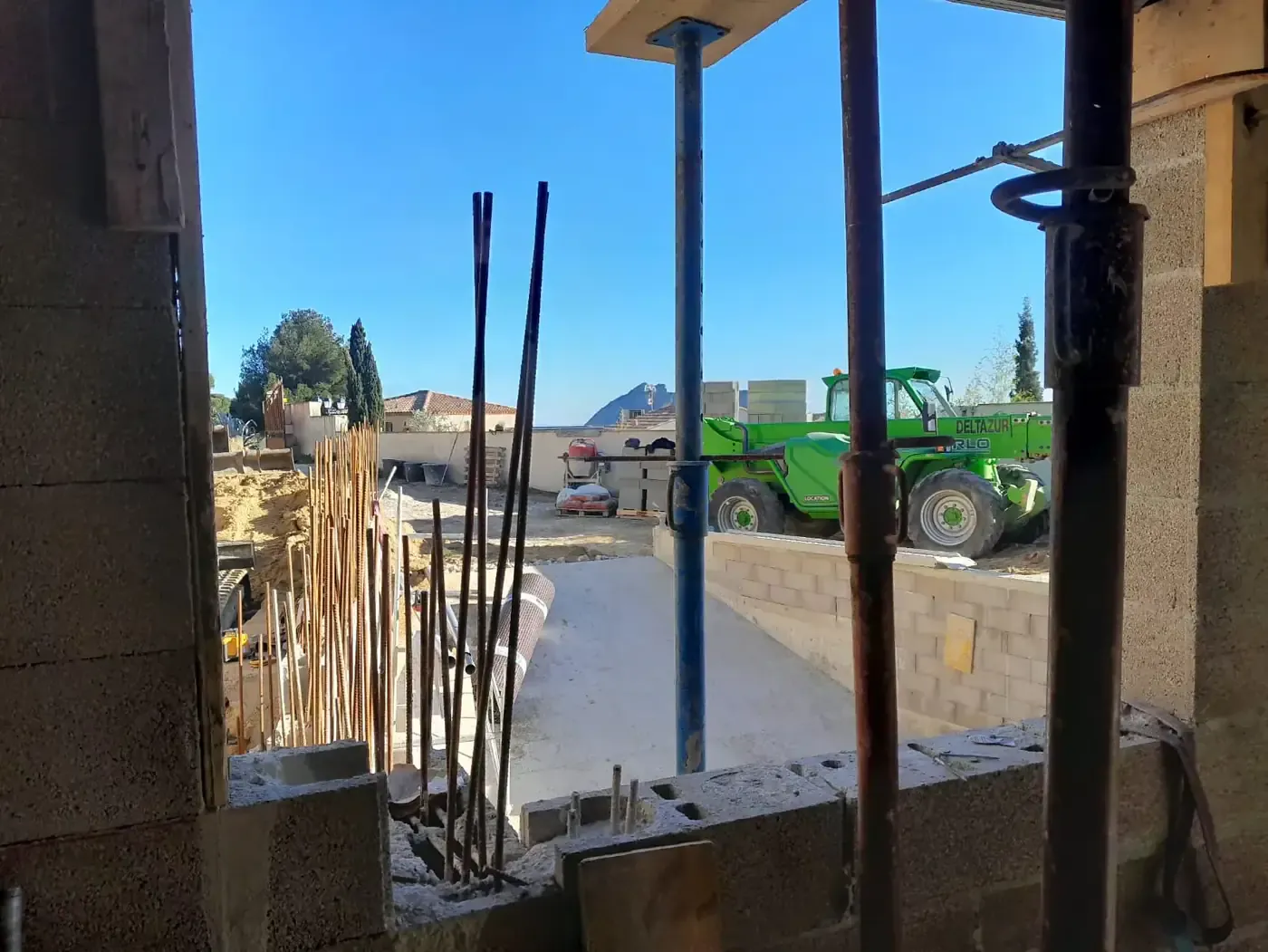 Création d'une ouverture — construction d'une villa à La Ciotat (13)