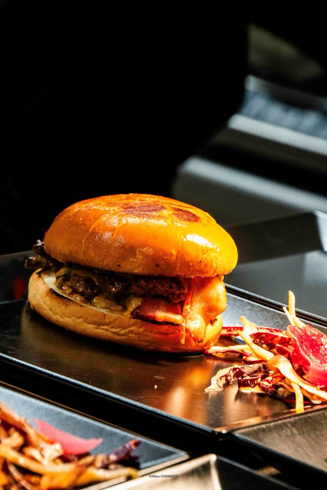 Smash Burger Bacon & Cheddar avec slaw rouge