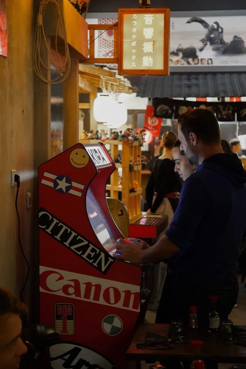 Jeu d'arcade en pleine partie