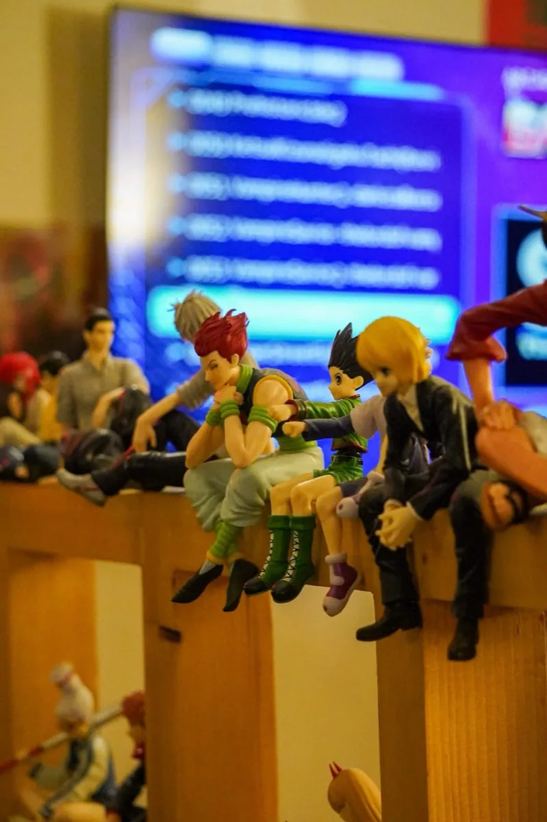 Figurines Hisoka et Gon en gros plan