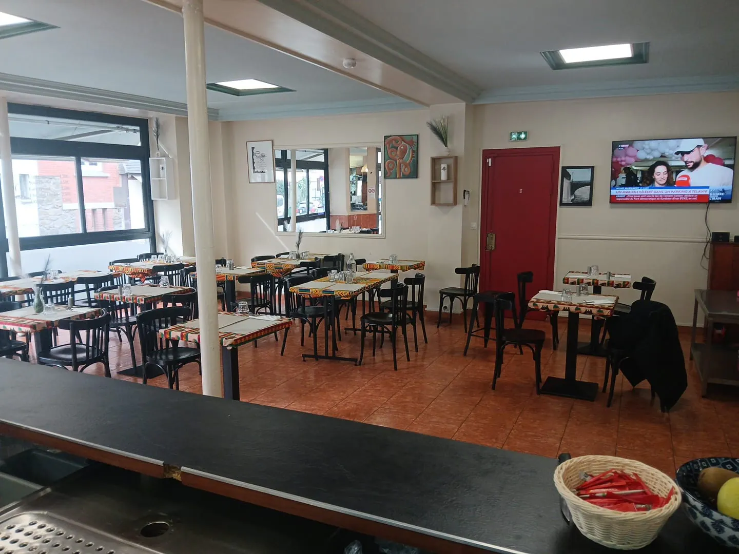 La salle chaleureuse de Chez Makadi Délices