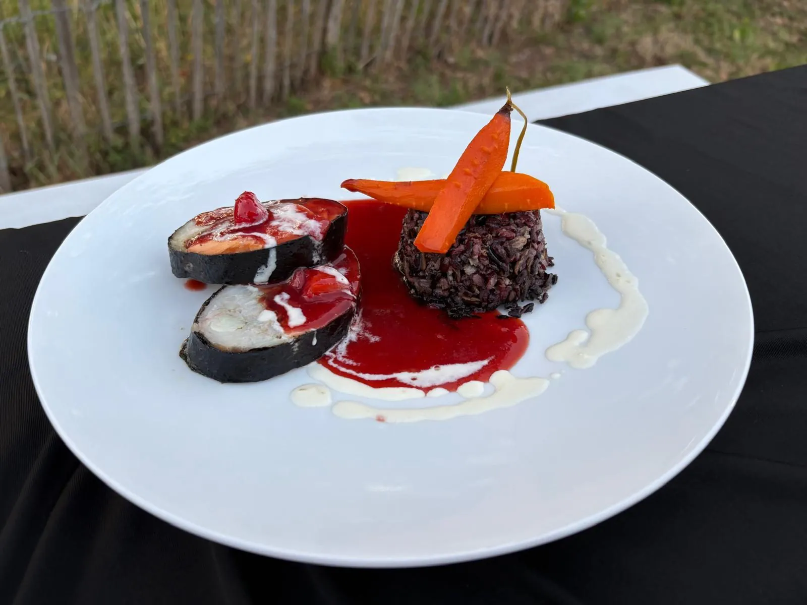Duo de poissons dressé à l’assiette