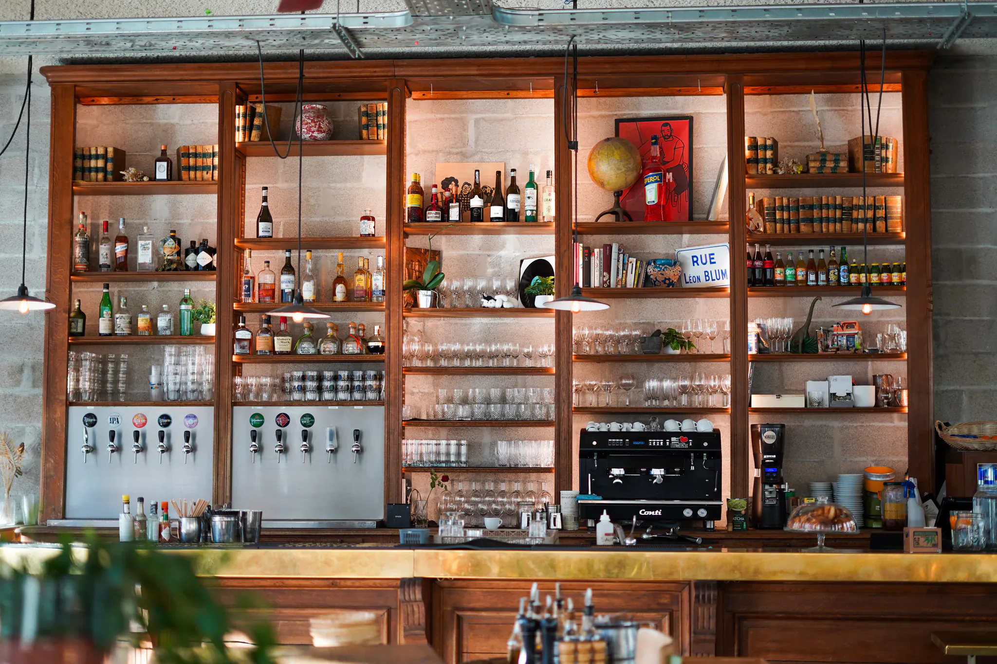 Bar à cocktails de la Brasserie Blum pour accompagner les planches tapas à Marseille