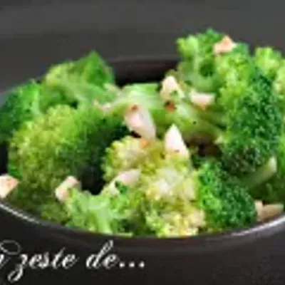 Brocolis sauté à l'ail