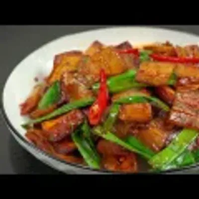Porc cuit et sauté aux piments
