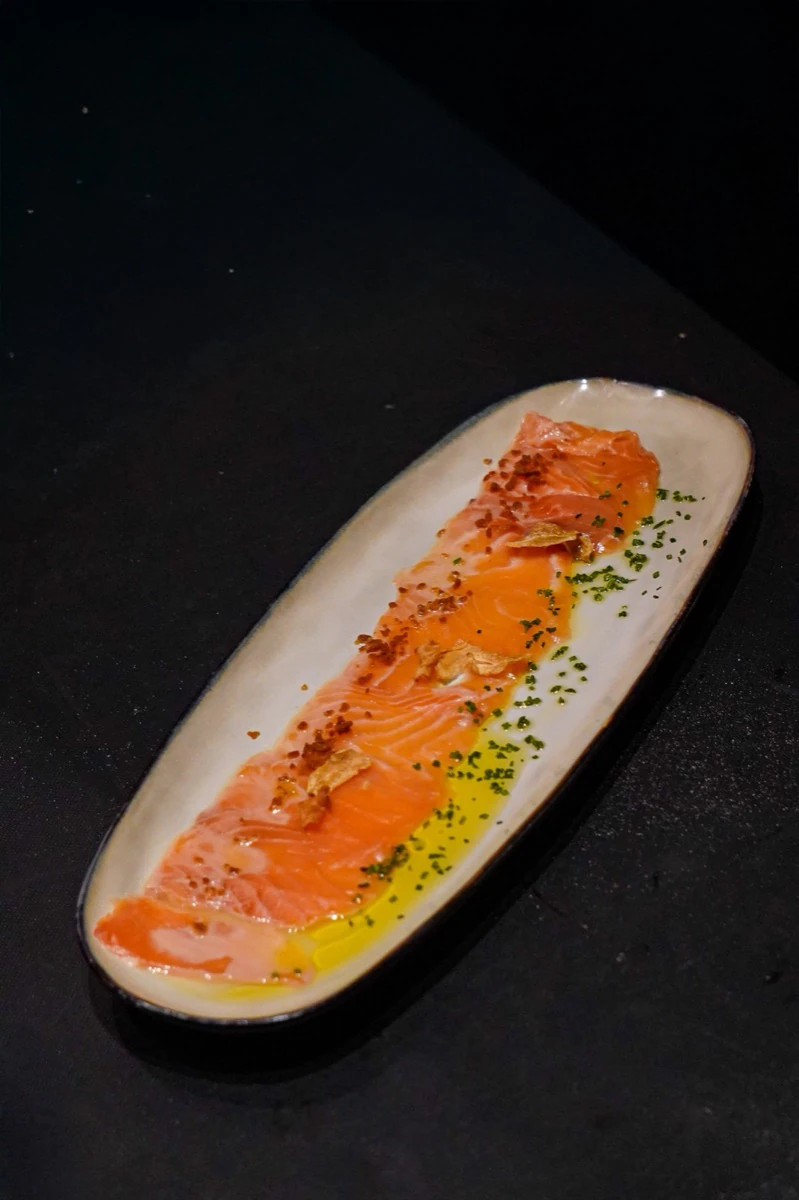 Gravlax maison finement dressé